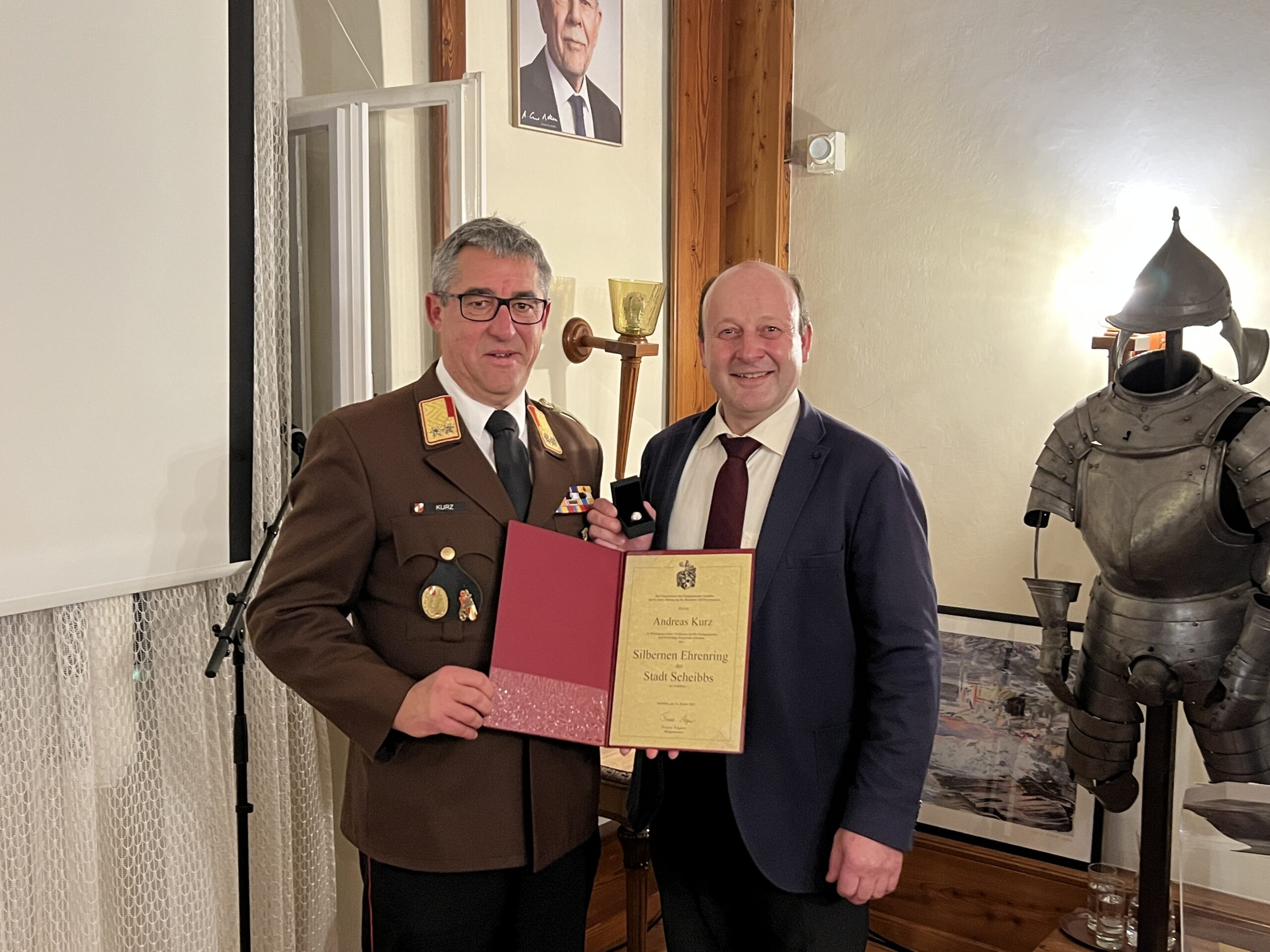 Silberner Ehrenring für Kommandanten a.D.