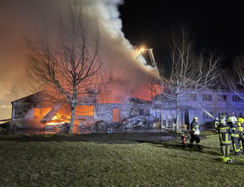 191 Florianis bei Großbrand in Purgstall