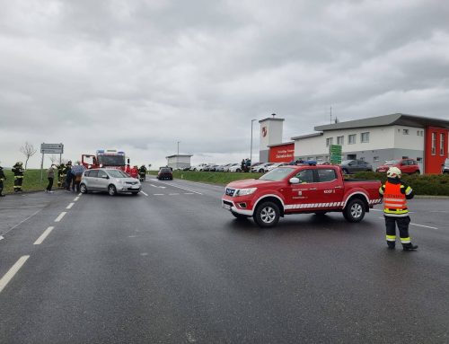 Verkehrsunfall beim Feuerwehrhaus