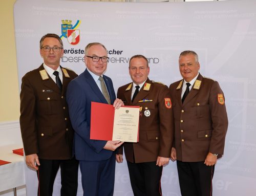 Hohe Auszeichnung für Brandrat Alois Hochholzer