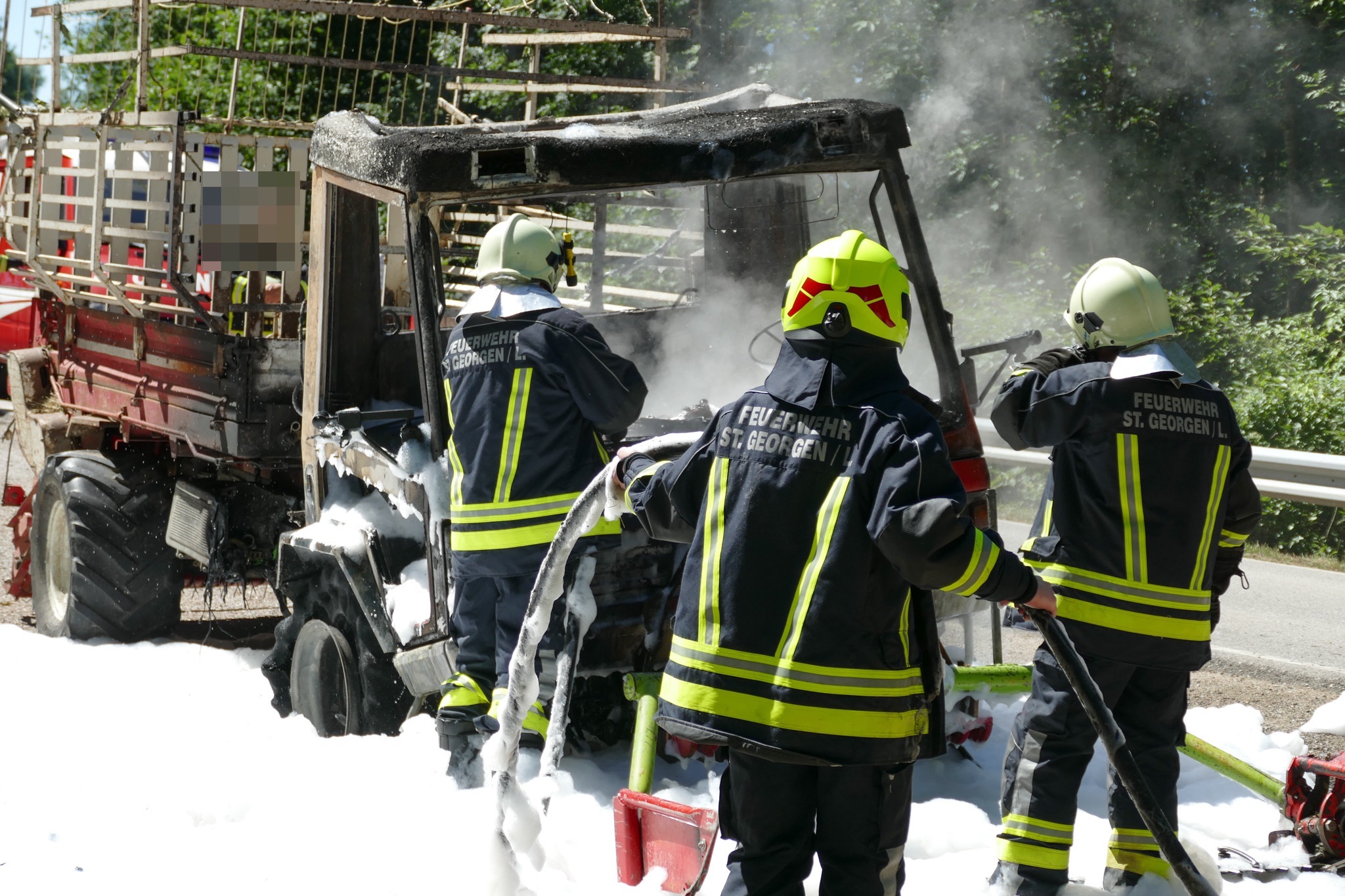 B2 Fahrzeugbrand auf der L89 bei St.Georgen/Leys