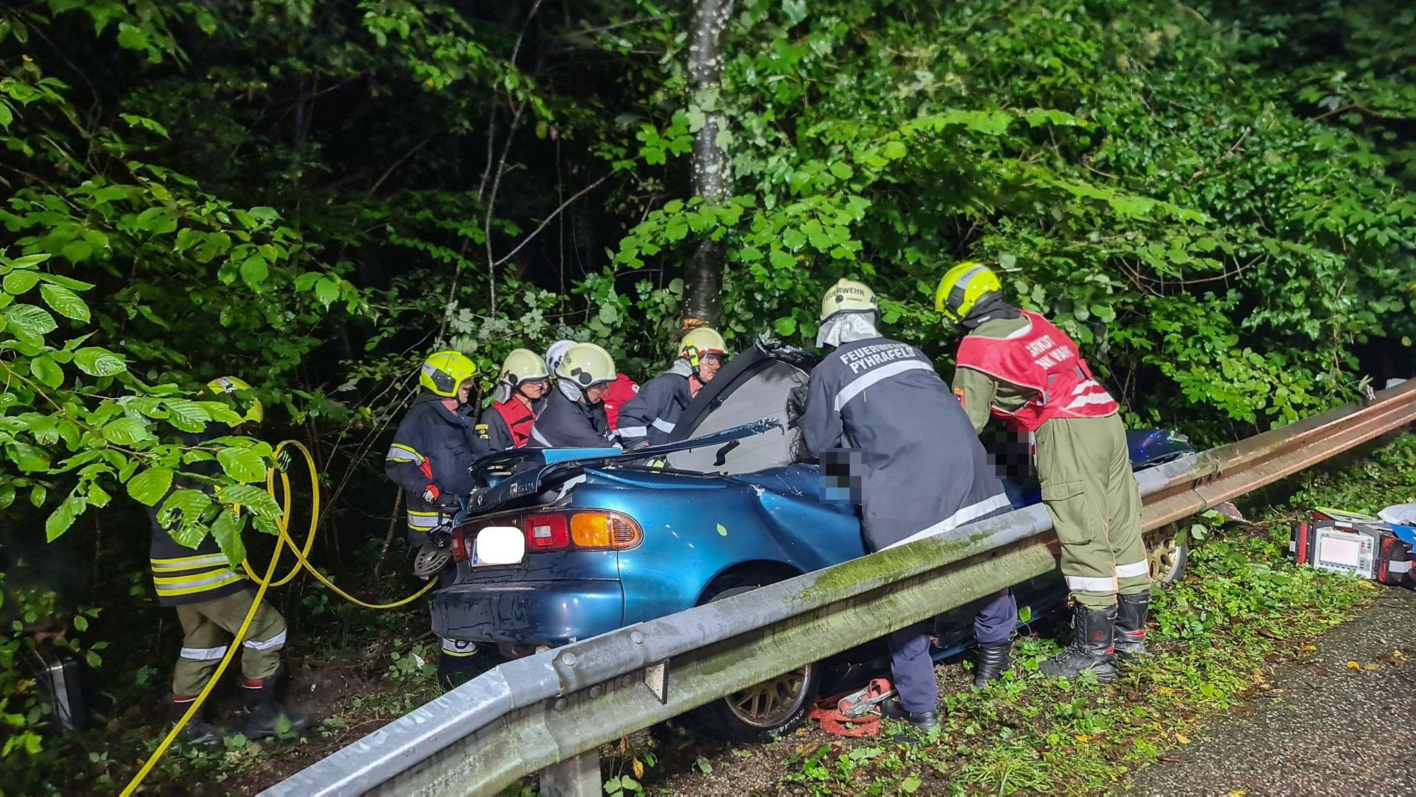 Menschenrettung nach Verkehrsunfall auf der L6155 in Nebetenberg/Wang