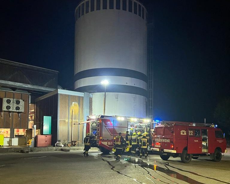 B1 Kleinbrand für die FF-Perwarth im Betriebsgelände Mosser Werk 2