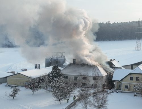 9 Feuerwehren bei Großbrand nahe Wieselburg