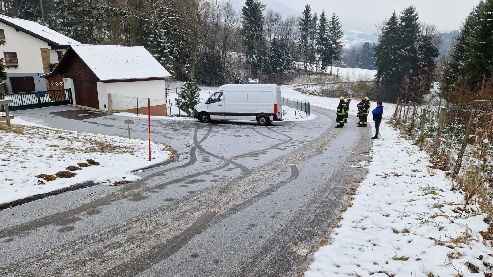 Fahrzeugbergung bei Eisregen