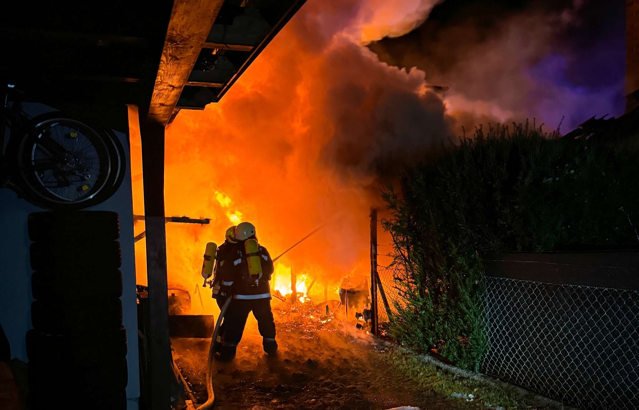 Schuppen in Vollbrand in Kienberg