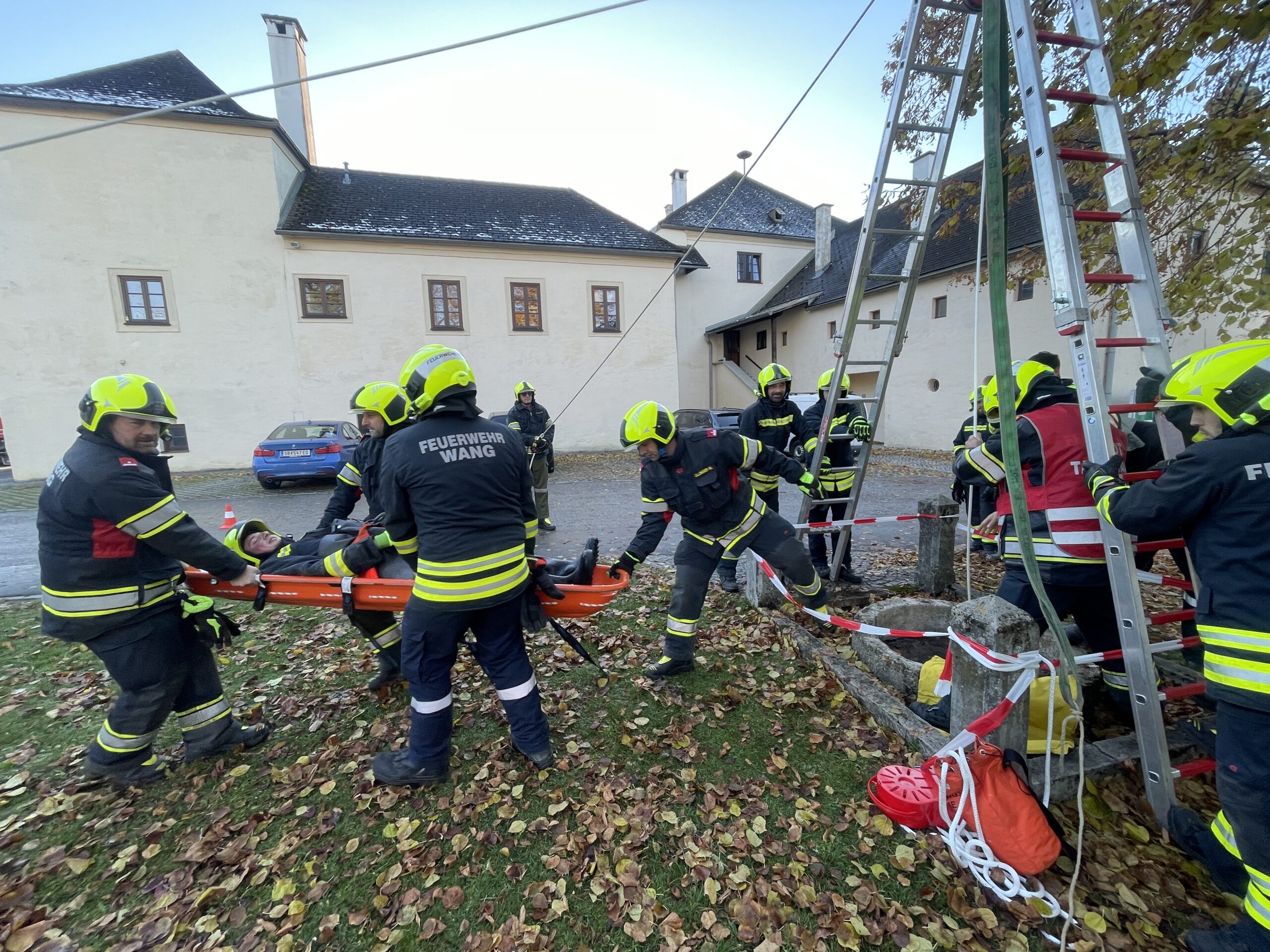 Retten aus Höhen und Tiefen – Monatsübung