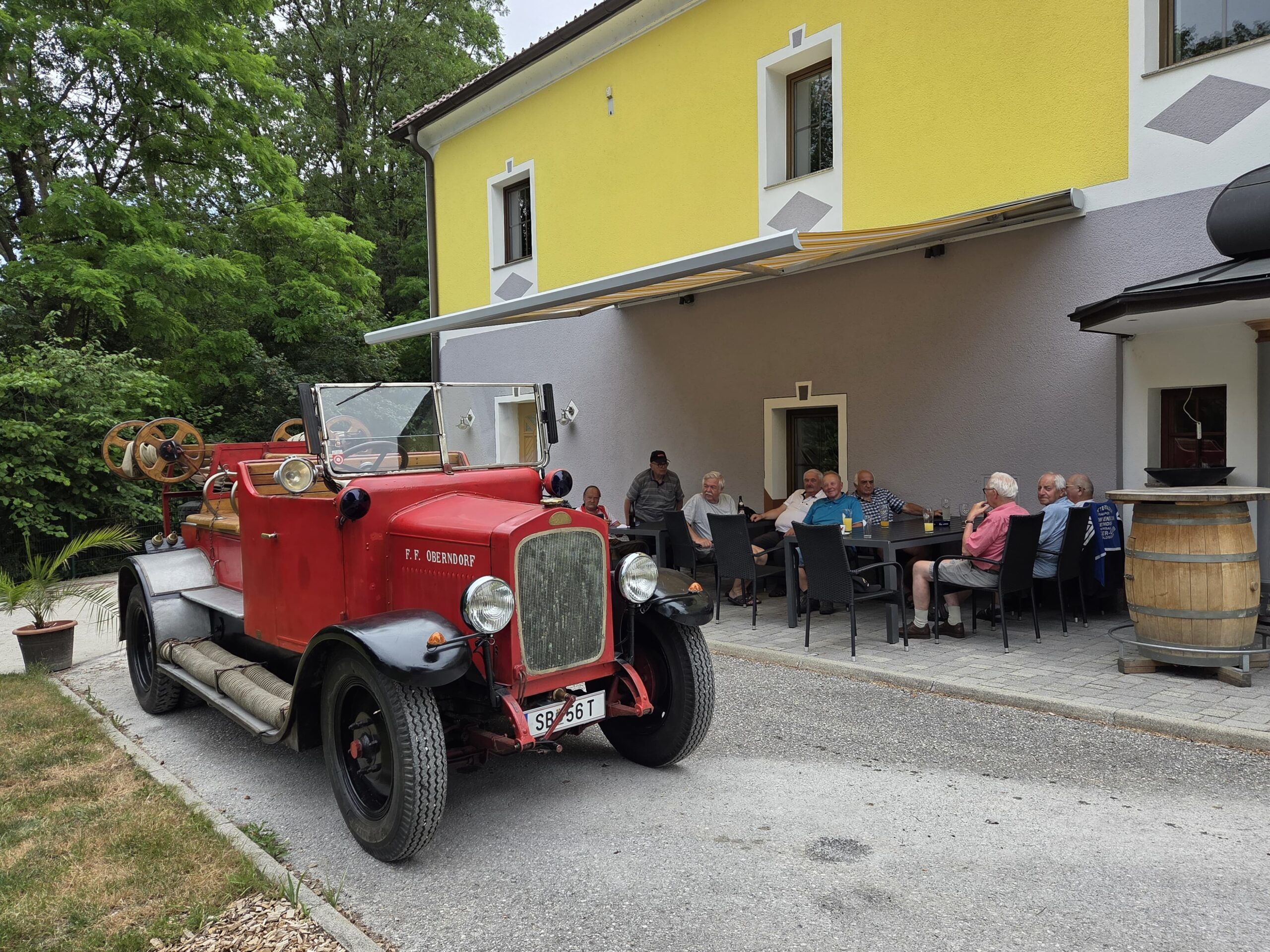 Oldtimerausfahrt der Oberndorfer Feuerwehr-Urgesteine