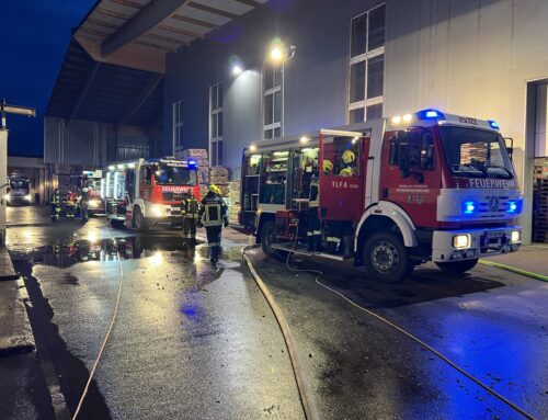 Fünf Wehren bei Brand in Holzverarbeitungsfirma in Wieselburg