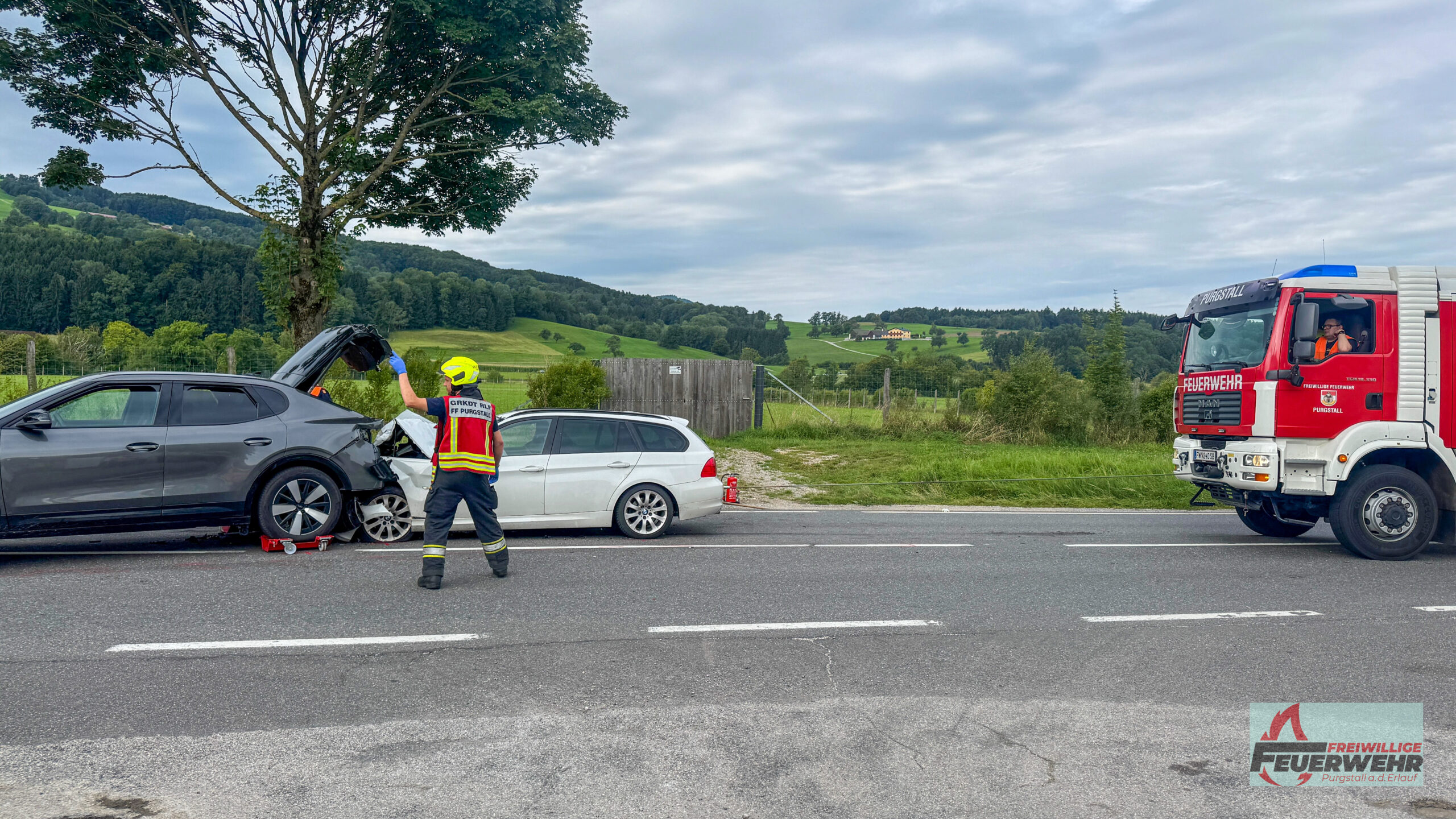 Verkehrsunfall auf der B25 bei Zehnbach