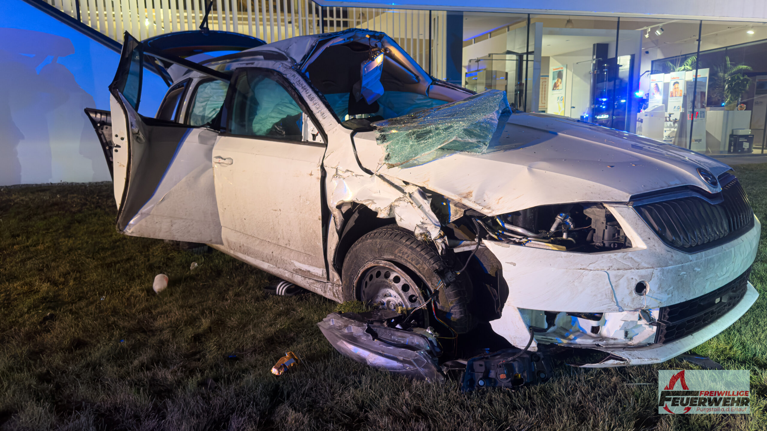 Fahrzeugüberschlag auf der L89