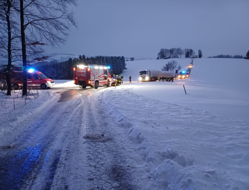 Erneute LKW-Bergung in den Morgenstunden