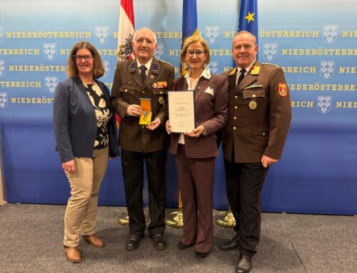 Hohe Auszeichnung für Ehrenoberverwalter Franz Wiesenhofer