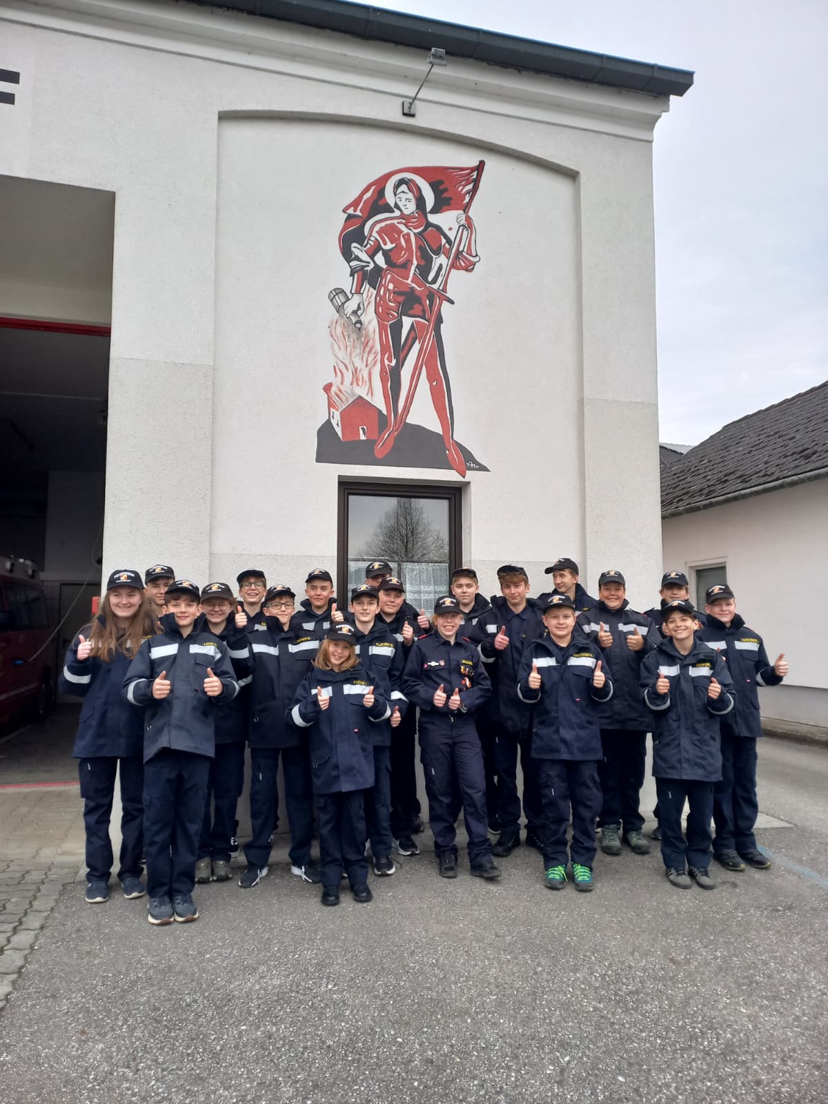 21 Jugendliche der FF Zarnsdorf beim Wissenstest in Wang