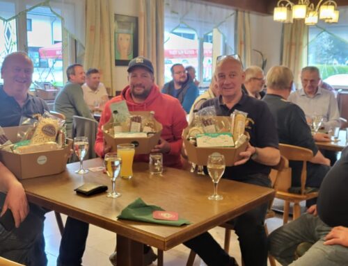 fröhliche Gesichter beim Preisschnapsen in Göstling