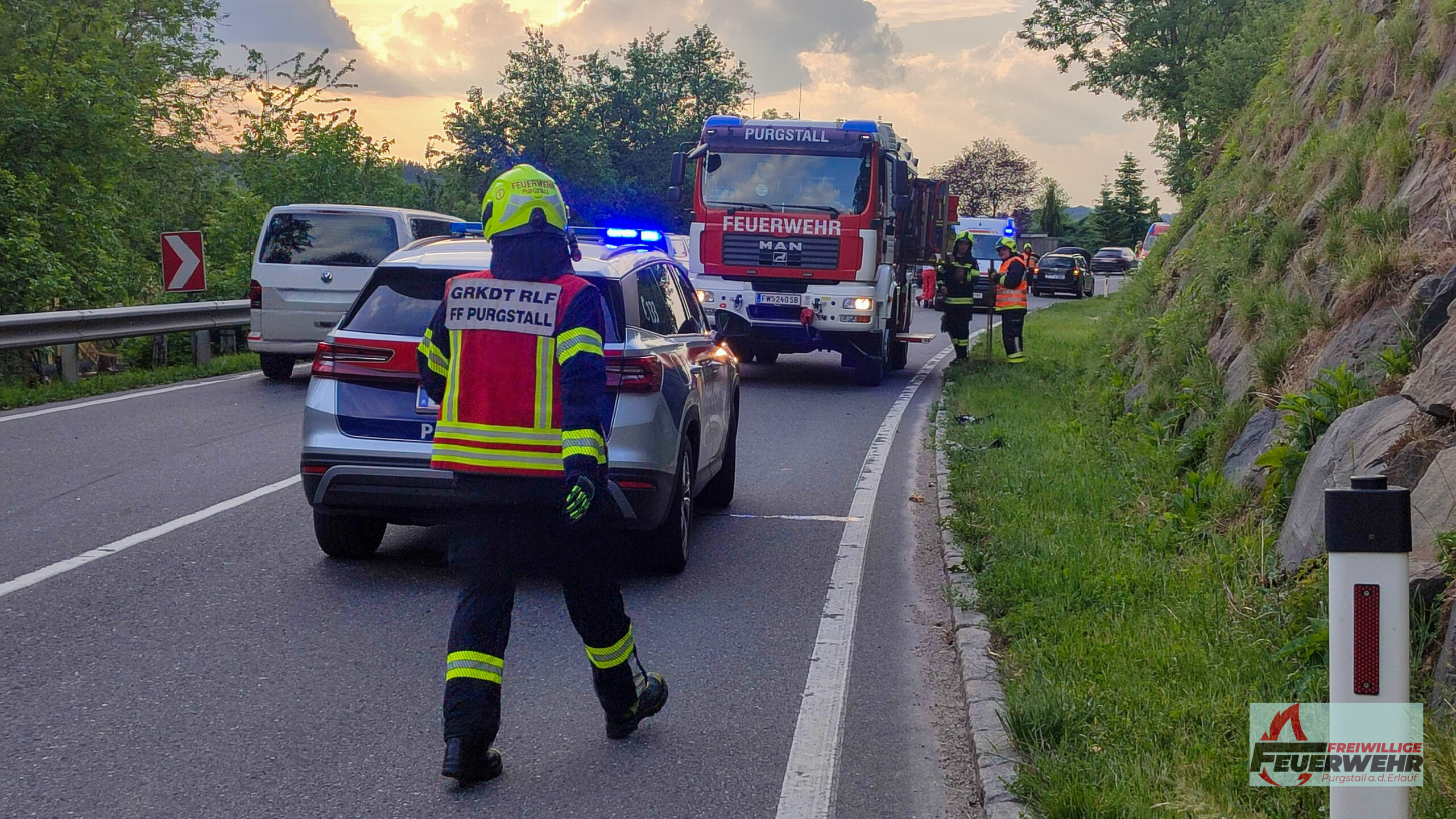 Frontalzusammenstoß auf der B25 bei Zehnbach – Zwei Verletzte nach Verkehrsunfall
