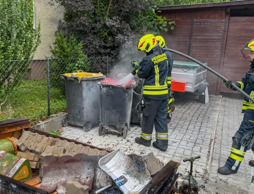 Brand einer Gartenhütte rasch unter Kontrolle