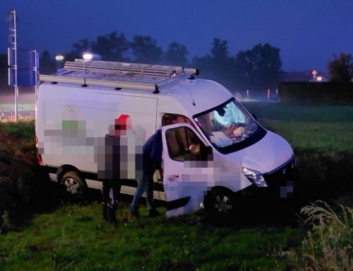 T1 Fahrzeugbergung – PKW in Graben